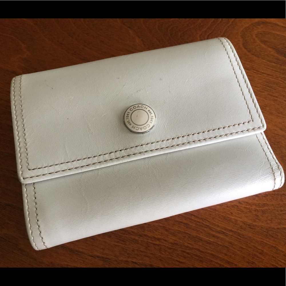 COACH wallet - Tri-Fold White Wallet